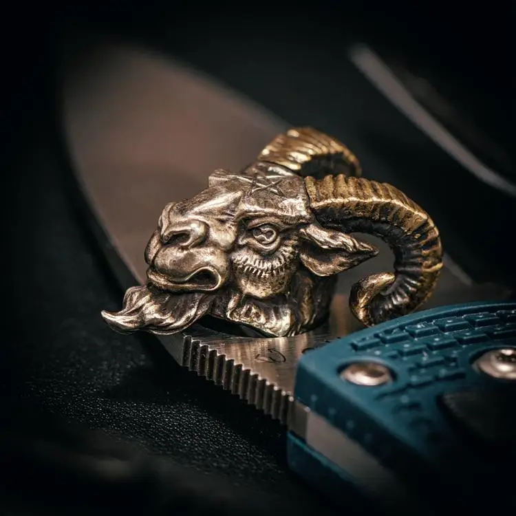 

Original Goat Knife Pendant Outdoor EDC Pendant Car Keychain Backpack Hanging Decoration Color Version