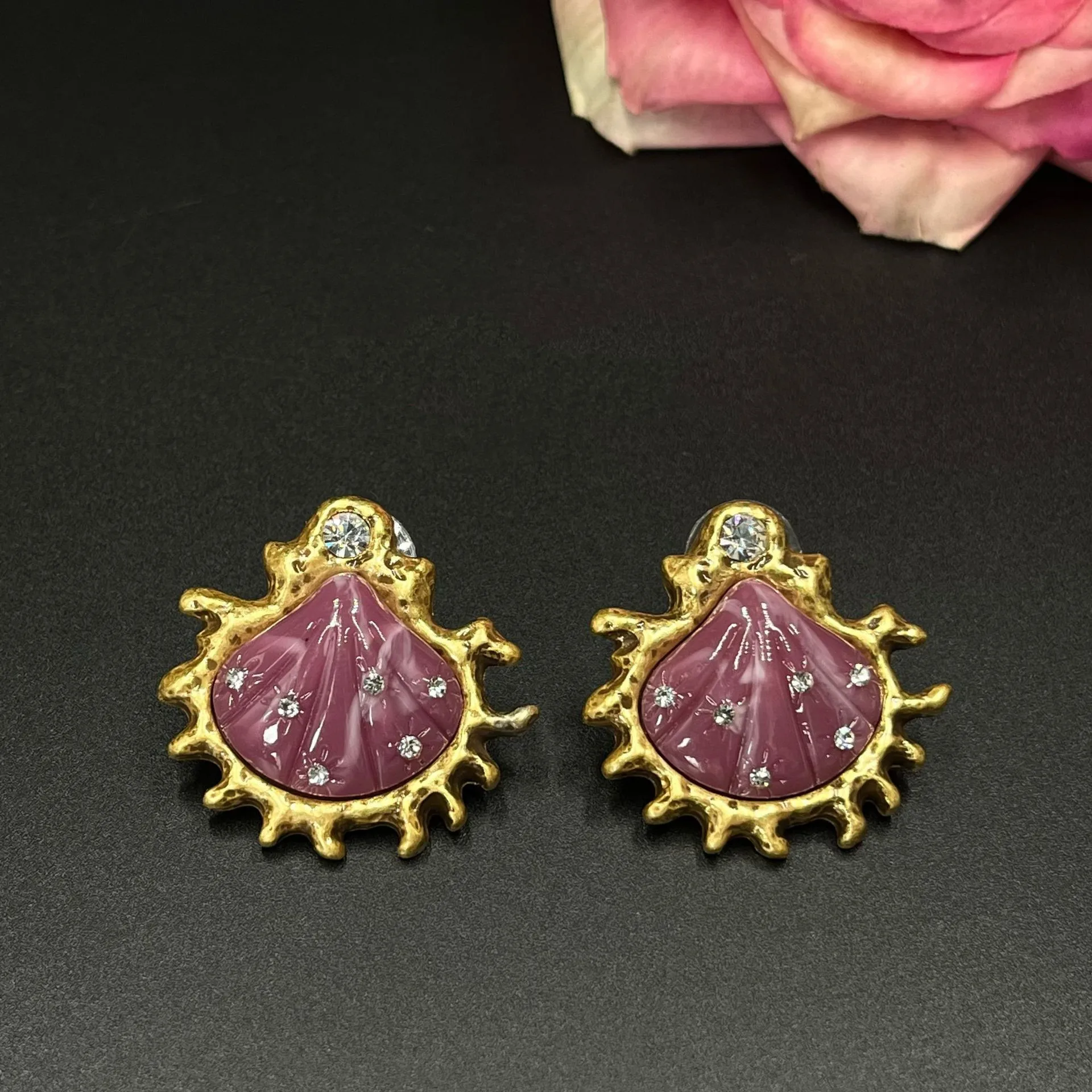 Vintage flame purple shell earrings