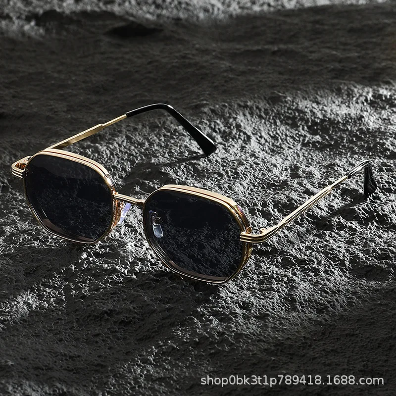 

2026 Punk Metal Polygonal Sunglasses Men Polarized UV400 Retro Luxury Driving Outdoor Fashion Shades