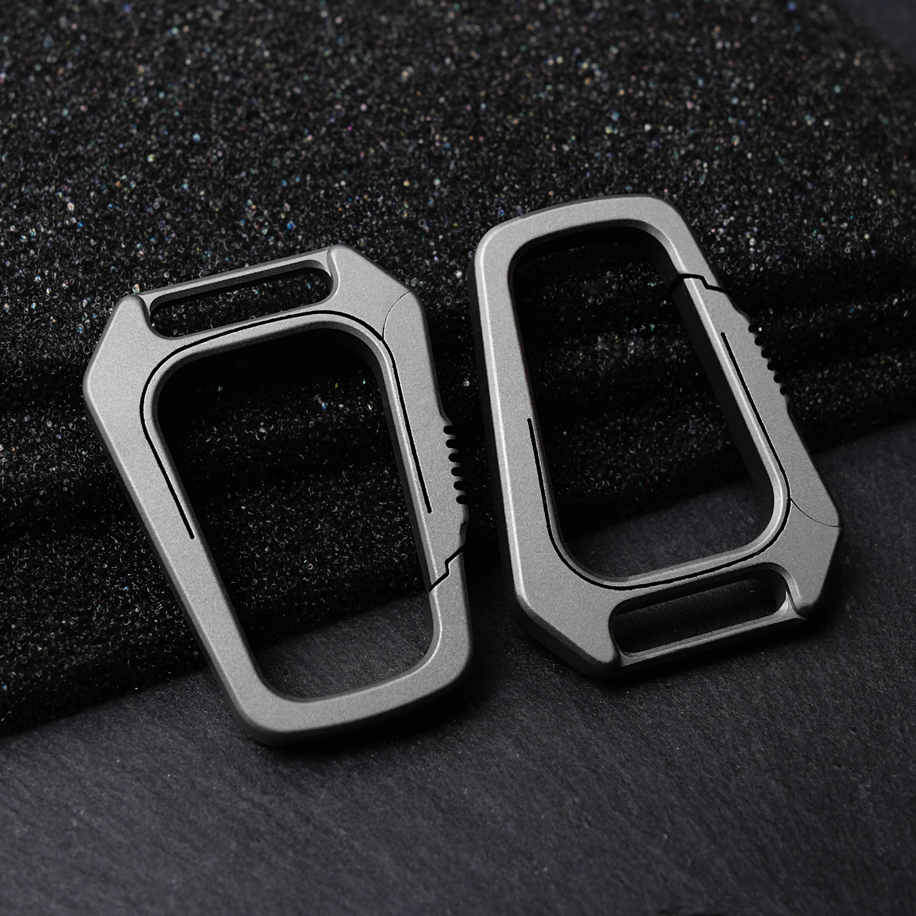 TIVIVA Mini Key Chain Mountaineering Buckle Connector Home Titanium Alloy Keychain Portable Outdoor EDC Tools