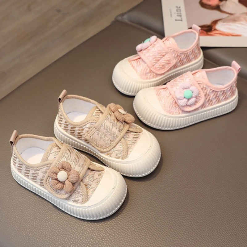 

Весенне-осенние кеды для девочек 2026: Новая корейская коллекция, мягкие повседневные туфли для девочек, универсальные сандалии с вырезами