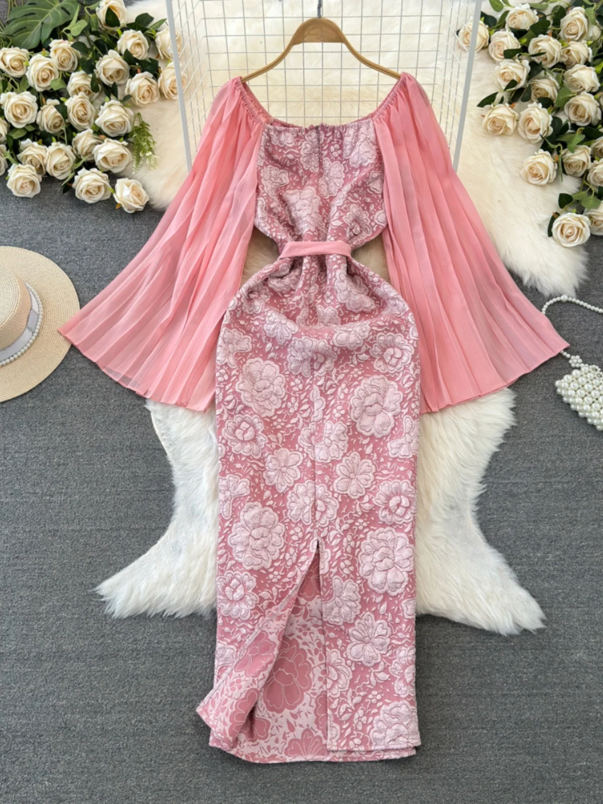 Vestido E de Manga Longa com Gola Quadrada, Saia em Camadas com Bordado Floral e Cinto Modelador para Jovens Mulheres