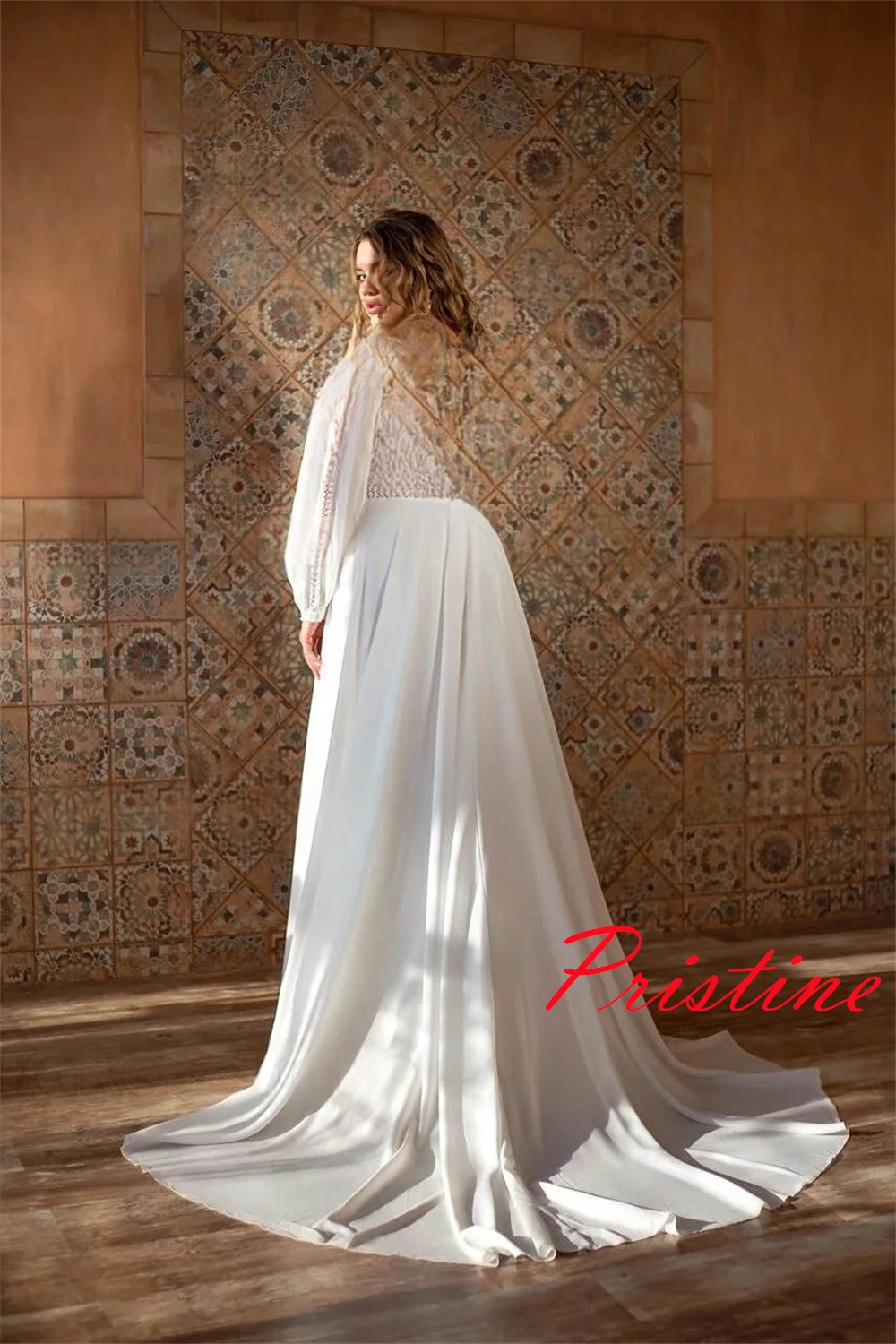 カスタマイズされた白ジャージブライダルドレス気質クルーネック長袖ウェディングドレスチャペルトレインジッパーバックドレス