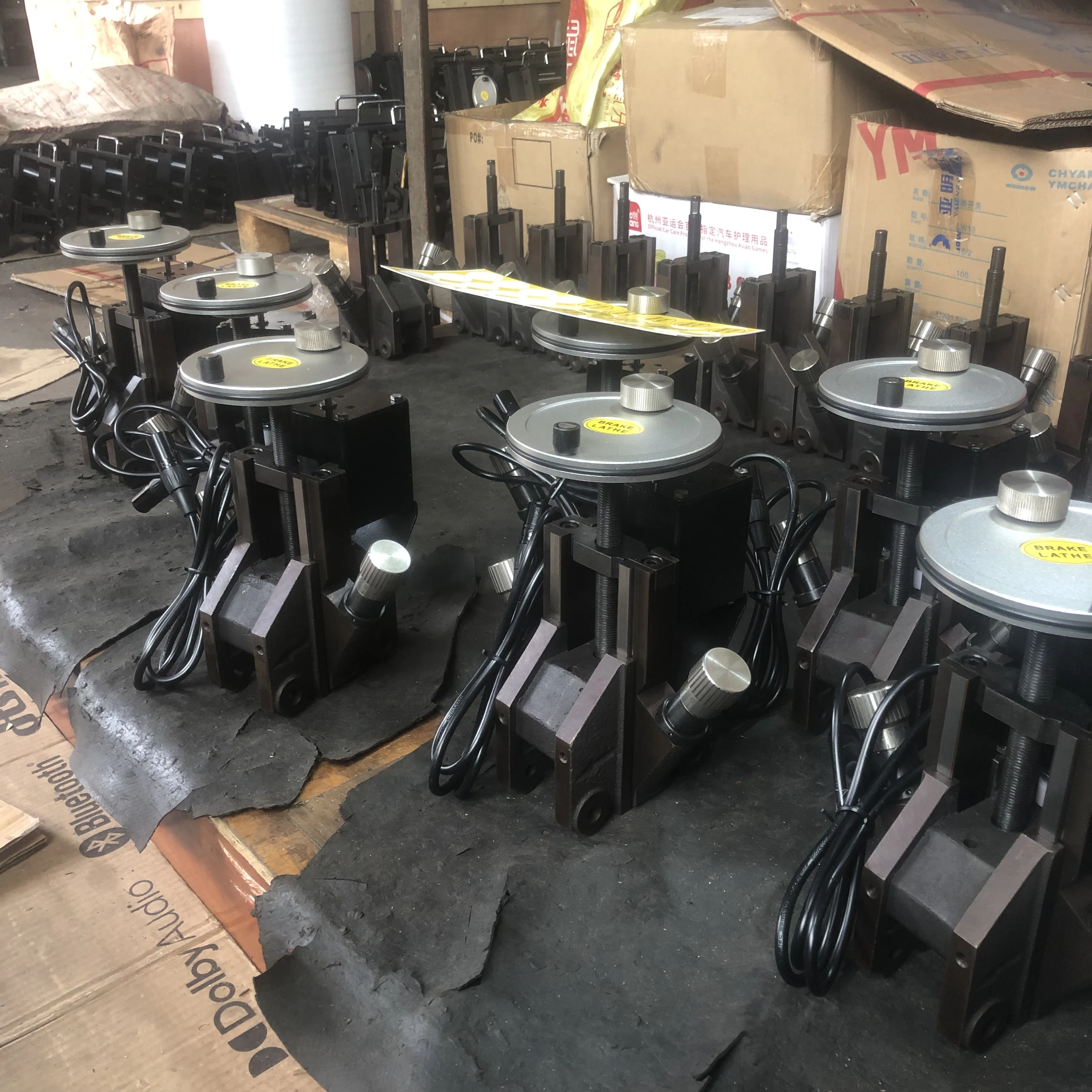 Akcesoria do precyzyjnego tokarki do tarcz hamulcowych AM8700, narzędzie do konserwacji samochodów do centrowania tarcz bez jednostki napędowej.