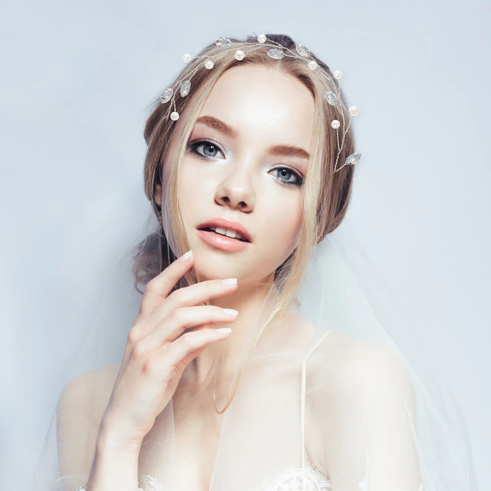 

Charming Pearl Crystal Hair Vine Bridal Headpiece Wedding Accessories Wedding Hair Pieces for Bride Women Girls Brides