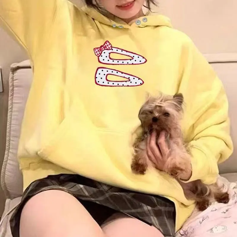 Zoete stijlvolle bedrukte sweatshirts met capuchon herfst winter streetwear knop dameskleding casual zakken gesplitste losse hoodies