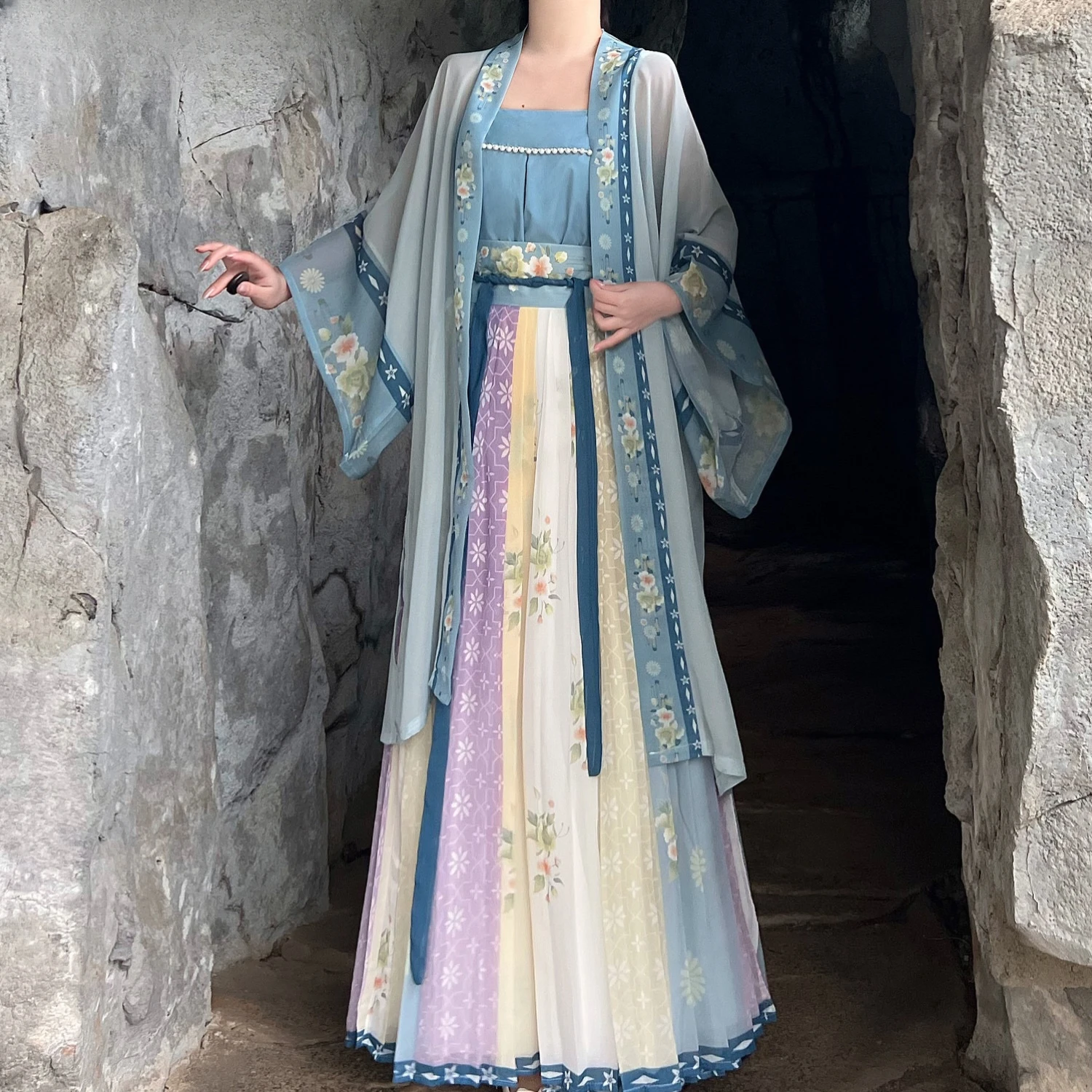 

Chinese Style Traditional Hanfu Costume Women Elegant Ancient Dress Oriental Princess Dress Elegance Song Dynasty Dance Wear