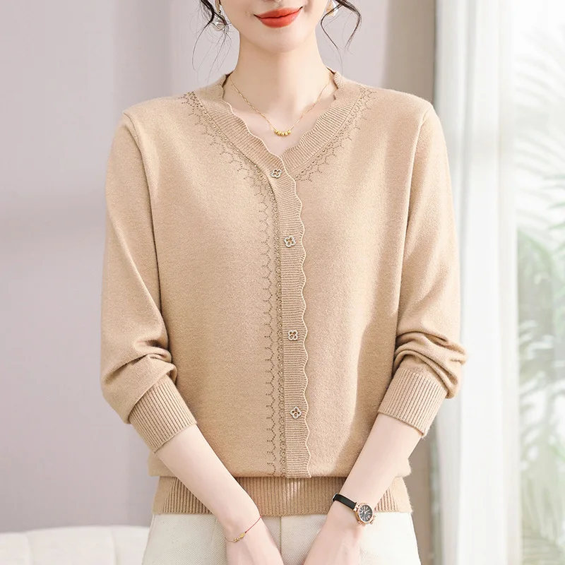 Fashionable Casual Knitted Sweater Midlife Women's Autumn Fashionable Base Shirt V-neck Long Sleeve Comfortable Leisure Knitt...