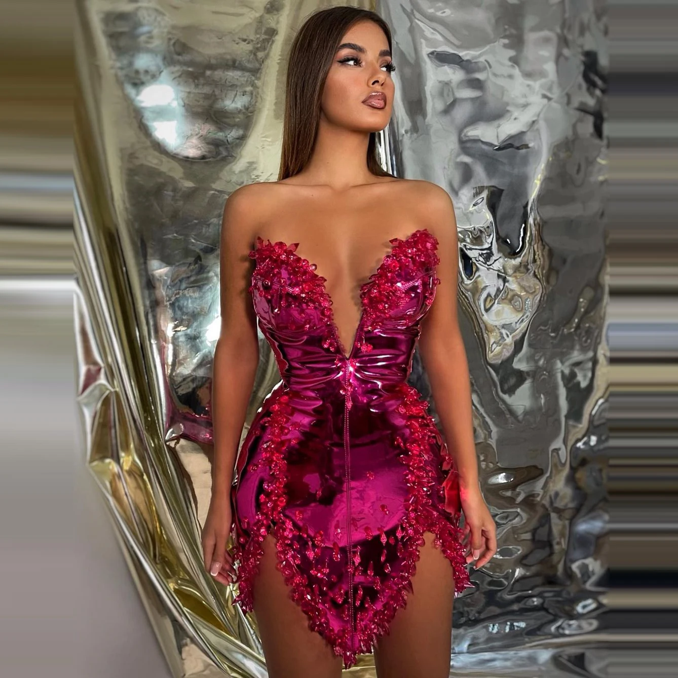 

New Stunning Leather Crystals Short Prom Dresses V Neck Mini Length Custom Made Zipper Back 2023 Designer Evening Dressing Gown