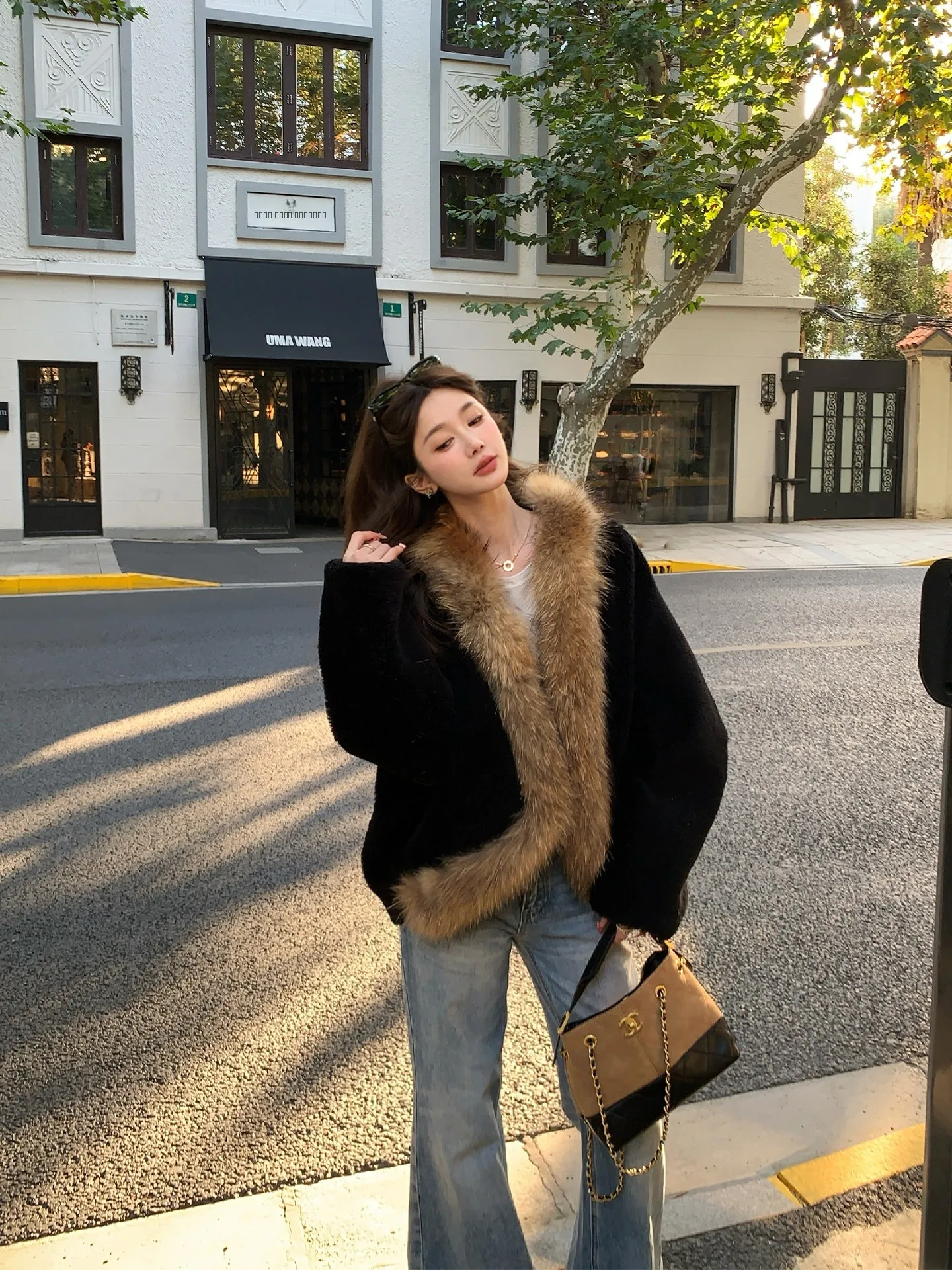 

Женское зимнее пальто из искусственного меха с воротником из овечьей шерсти, длинное, свободного кроя, теплое, с круглым низом, рукава «летучая мышь», без капюшона