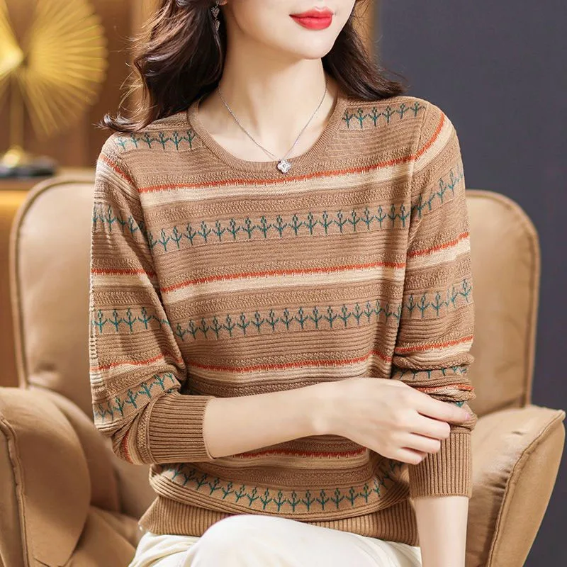 Autumn Fashion Simple Commuting Round Neck Stripe Loose and Versatile, Reduced Age Middle Aged Mom\'s Knitted Long Sleeve Sweater