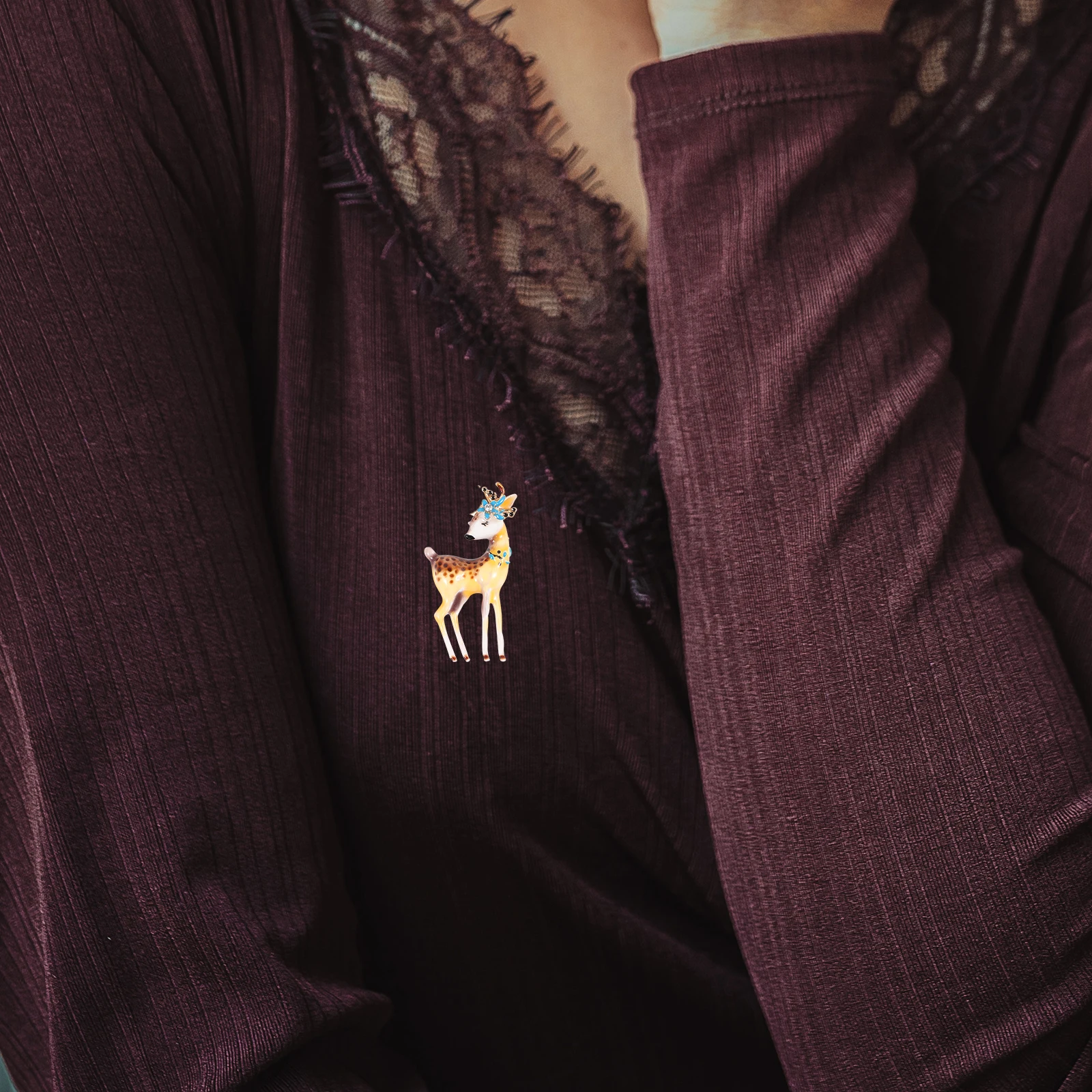 سبيكة الغزلان بروش دبوس رائعتين الحيوان الكرتون دبابيس للنساء حقائب الظهر الجمالية لطيف دبابيس المدمجة الغزلان بروش