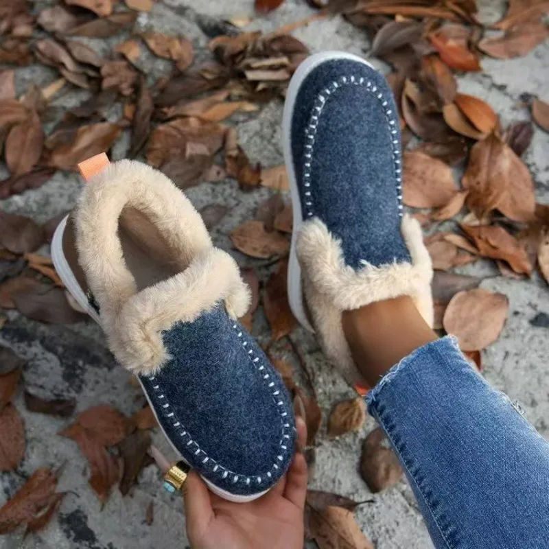 Winter New Oversized 36-44 Warm and Plush Snow Boots, Flat Bottomed Women's Cotton Shoes, Suede Short Tube Couple Shoes