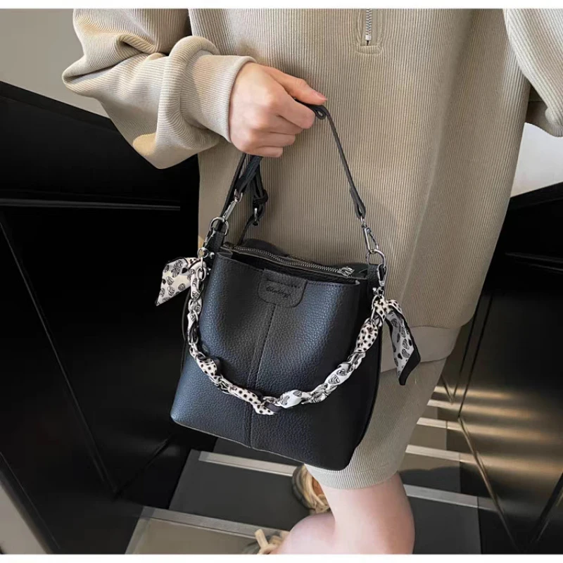 

Super popular lychee pattern silk scarf chain bucket bag, new soft leather versatile crossbody bag for commuting