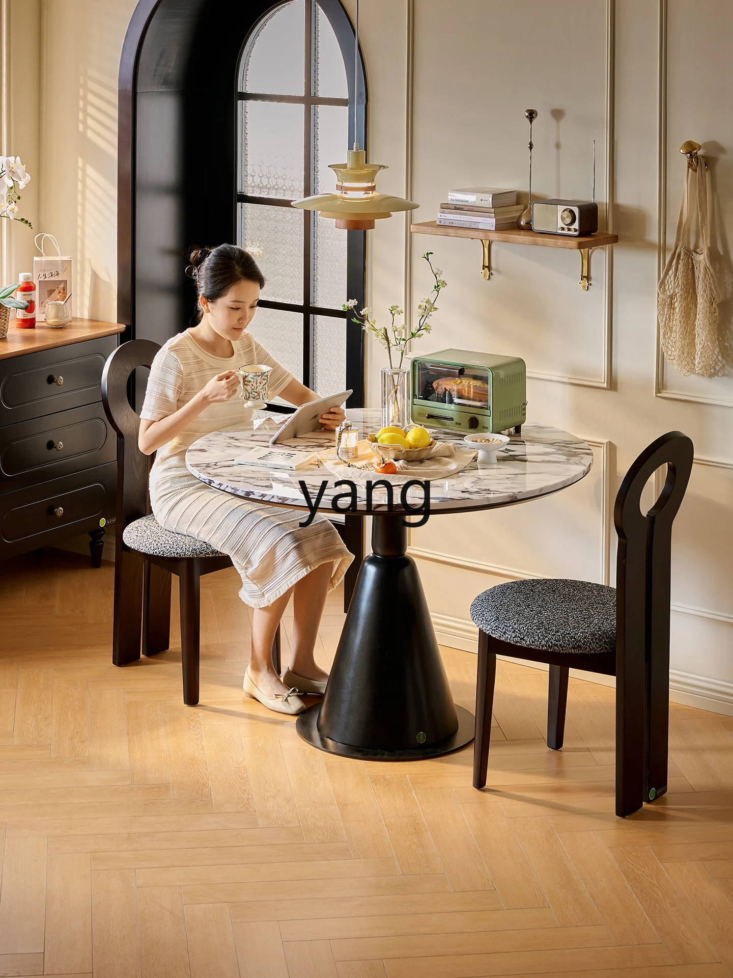 

LMM French round marble dining table household small apartment light luxury stone modern simplicity