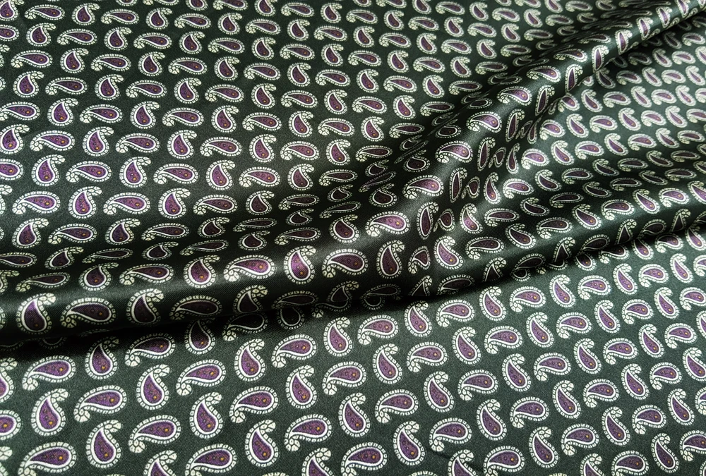 1 Meter x 1,48 Meter ethnischer Paisley-Stoff für Schal, Hut, DIY, seidiger Satinstoff – Detail 21