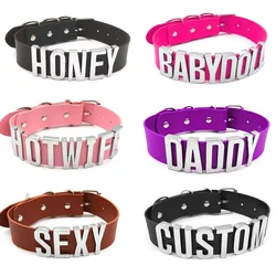 Luxus Strass Brief große Wörter Hotwife Halskette für Frauen Männer Mode schwarz pu Leder breiten Choker Kragen benutzer definierten Namen DIY