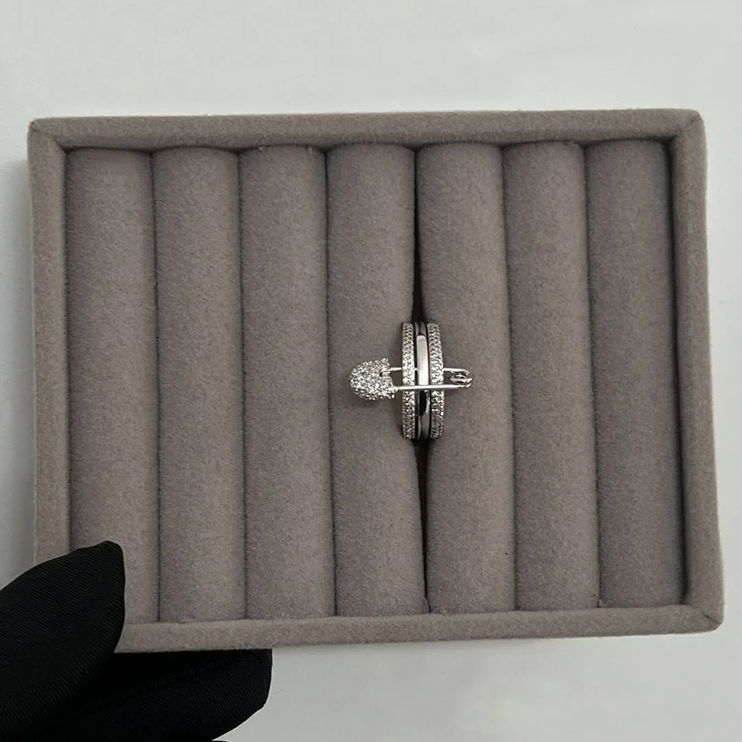 

Fashionable Three-Layer Circular Women's Ring, Luxurious Holiday Anniversary Gift.