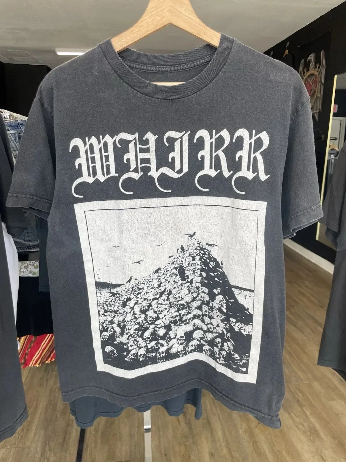 2000s Whirr Band Skull Pile Reprinted 1 Sided T Shirt Full Size S-5XL