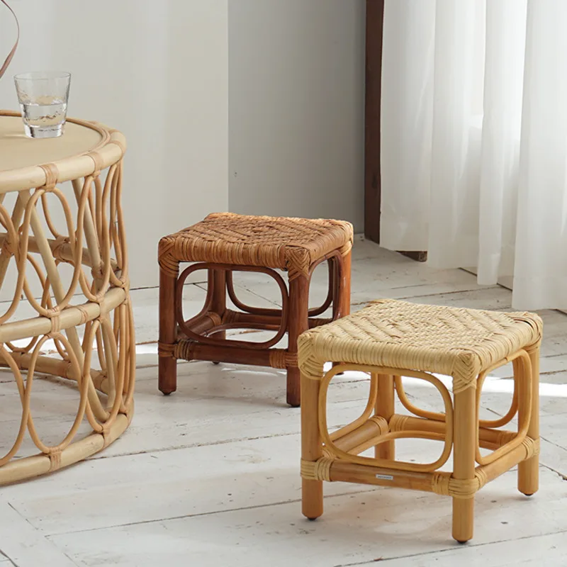 Tabouret bas en rotin tissé, petit banc nordique rétro, chaise d'enfant pour salon, tabouret de meubles en bois d'art pastChev