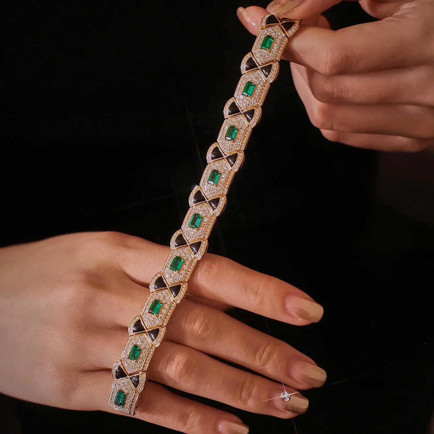 نوبل حساسة 18K الذهب اللون المبهر زركون الحديثة الزمرد الملونة سوار الإناث خمر الزفاف سوار هدية #3