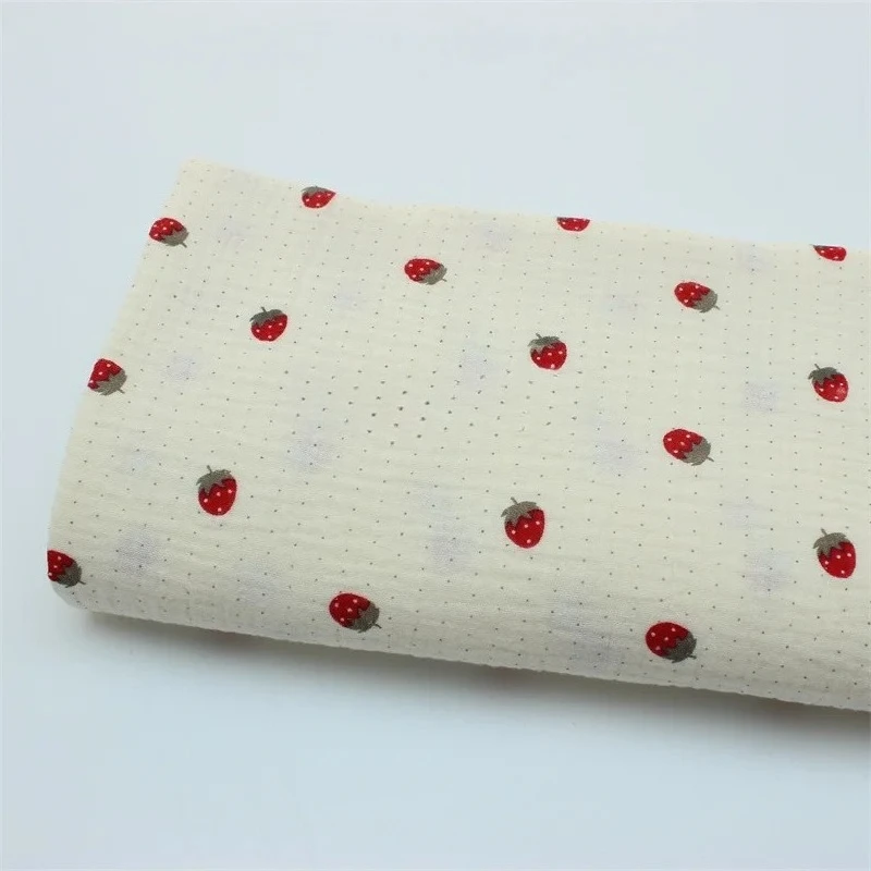 

135x50cm Double Cotton Crepe Cloth, Small Strawberry Dots Print Fabric, Infant Clothes, Small Blanket Sewing Fabric