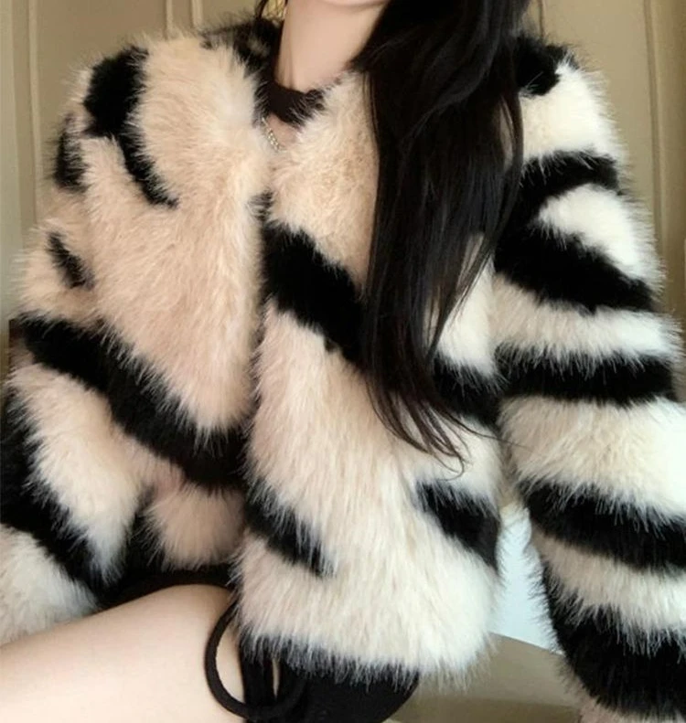 Short Fur Women's 2025 Winter New Style Temperament High-end Fur Coat