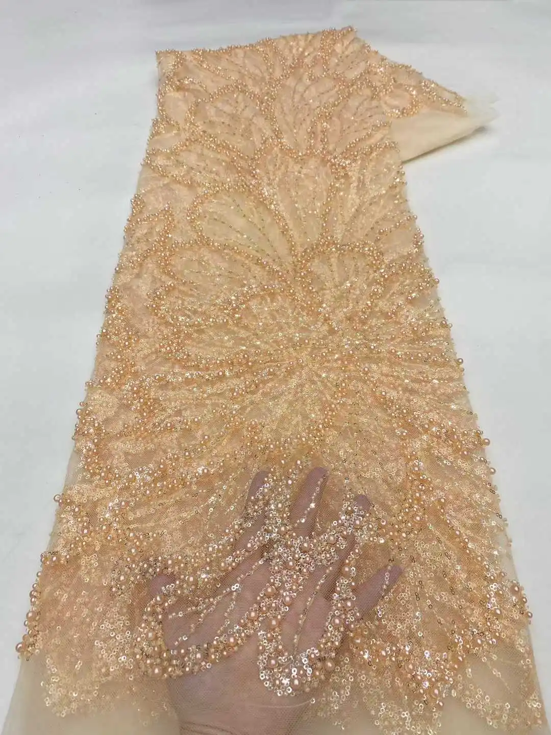 Luxuriöser französischer handbestickter Spitzenstoff, Brautstoff, hochwertige Hochzeitsstoffe, nigerianische Pailletten, Perlen, bestickt auf Tüll, 5 Yards