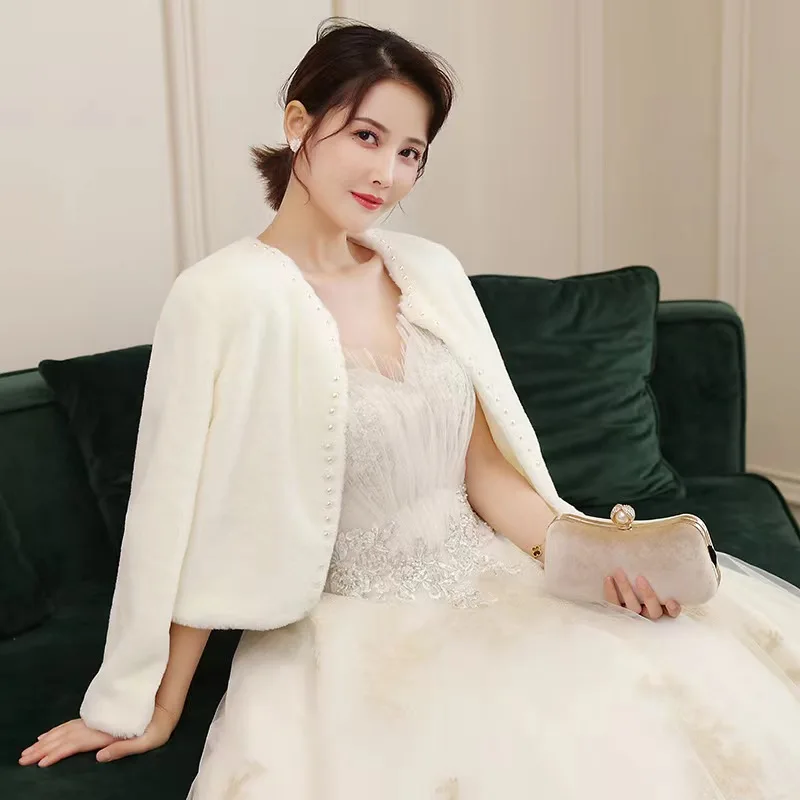 Winter Pearls Wedding Wraps Bolero Wedding Shawls Bridal Shrug Faux Fur Women Bridal Jacket Party Coat