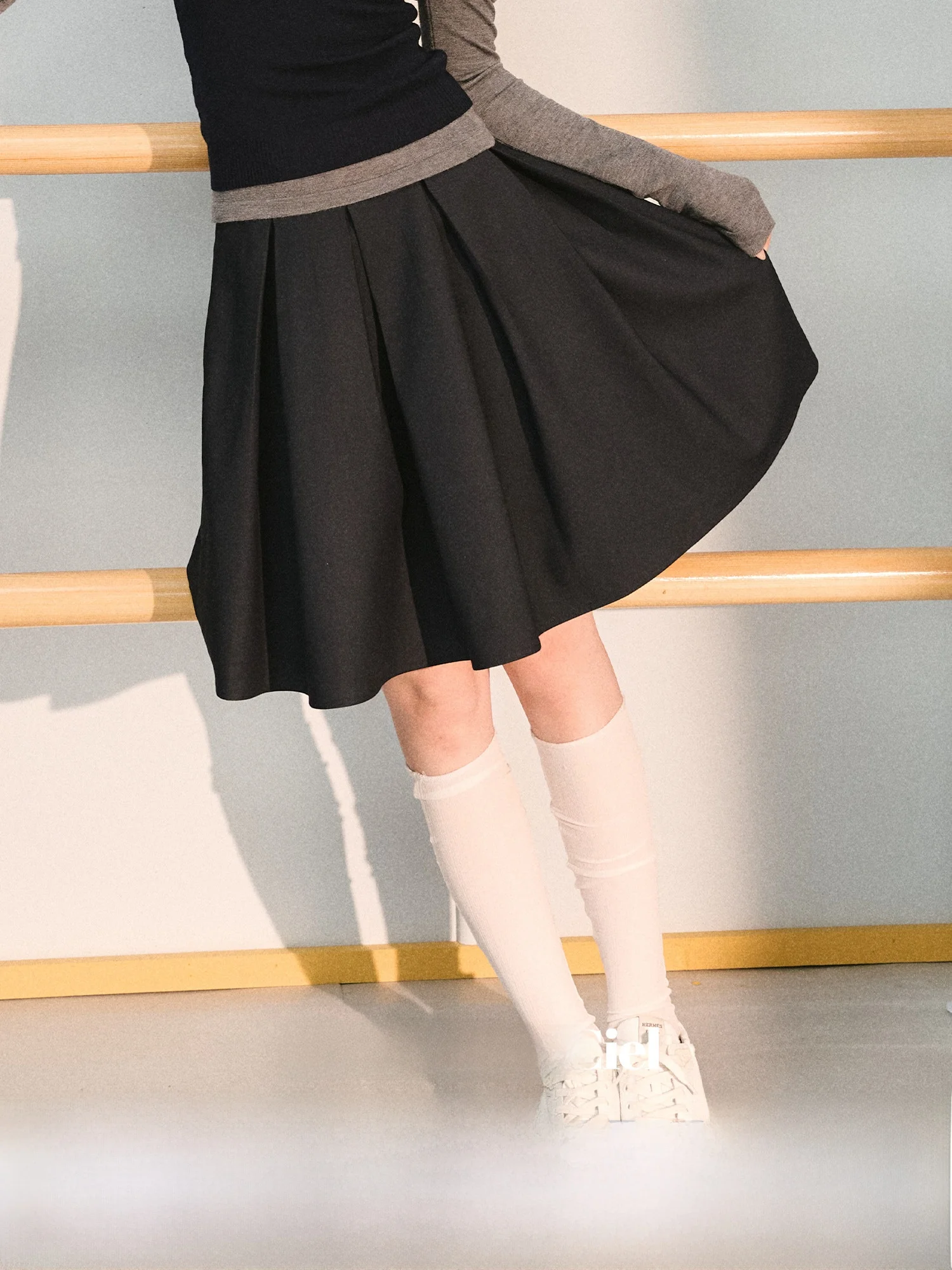 

Повседневная плиссированная юбка-миди трапециевидной формы для похудения, женская юбка для колледжа, осенний сезон, универсальные юбки, нейлоновая ткань