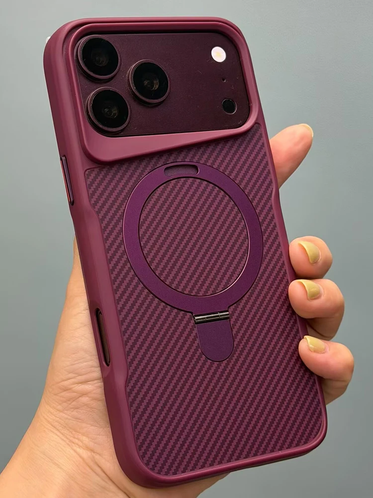 Metalowy uchwyt w kolorze ciemnej wiśni, obudowa na telefon z włókna węglowego i magnesem, kompatybilna z iPhone 18, 17, 16, 15, 14, 13 Pro Max, umożliwiająca ładowanie MagSafe, twarda obudowa. — zdjęcie produktu 7