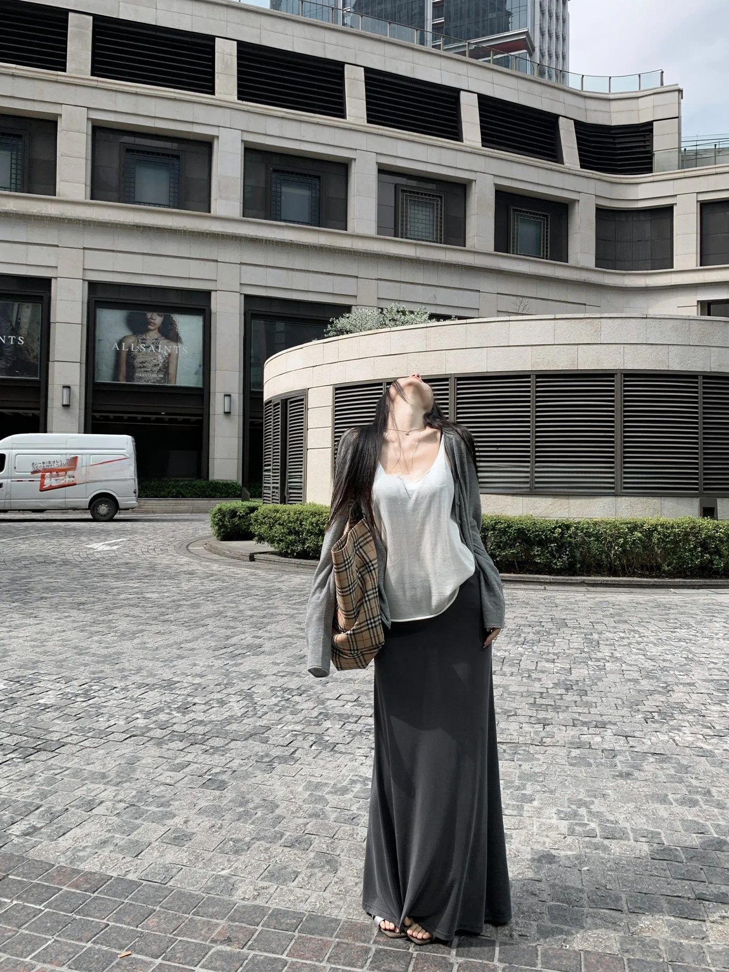 

Юбка миди YOLO SHOP серая, с эффектом прохлады, свободного кроя, с высокой талией, элегантная, в пол, тонкая, А-силуэт, женская, приятная к телу, дышащая