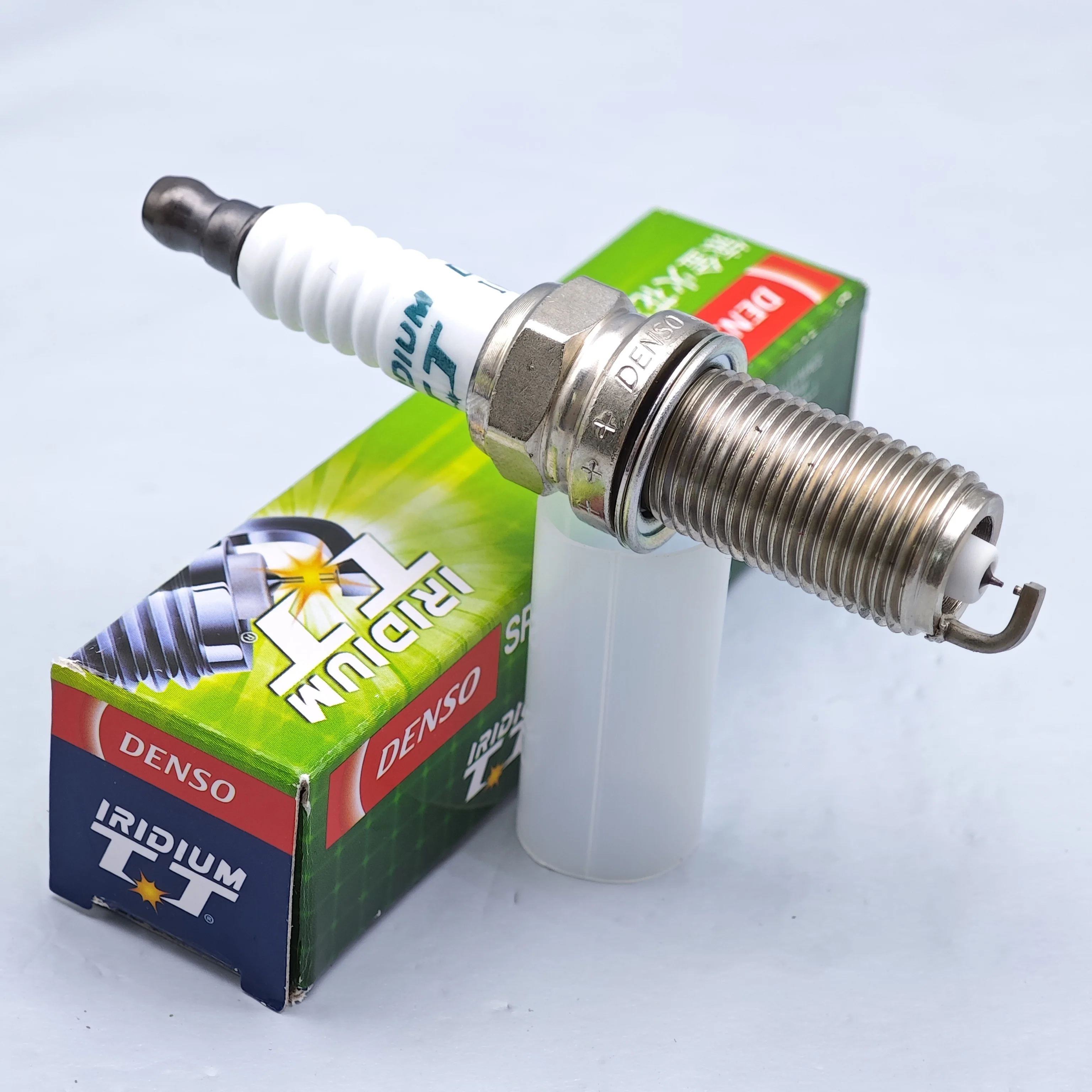 4pcs 6pcs DENSO Iridium Spark Plug IKH16TT 4703 Adapts To Highlander/Sonata/Lingxiang/Teana/Triumph Sega 408 etc