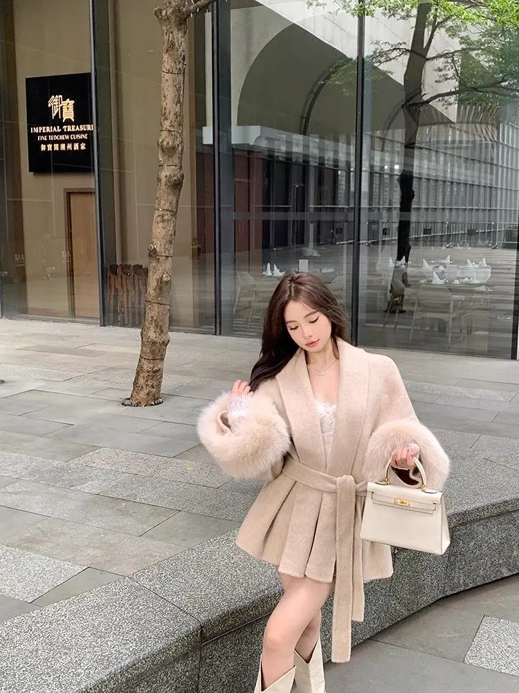 

Осень 2024, женское шикарное плюшевое пальто с лацканами и поясом, винтажное твидовое пальто с рукавами из искусственного меха, женская зимняя повседневная уличная верхняя одежда