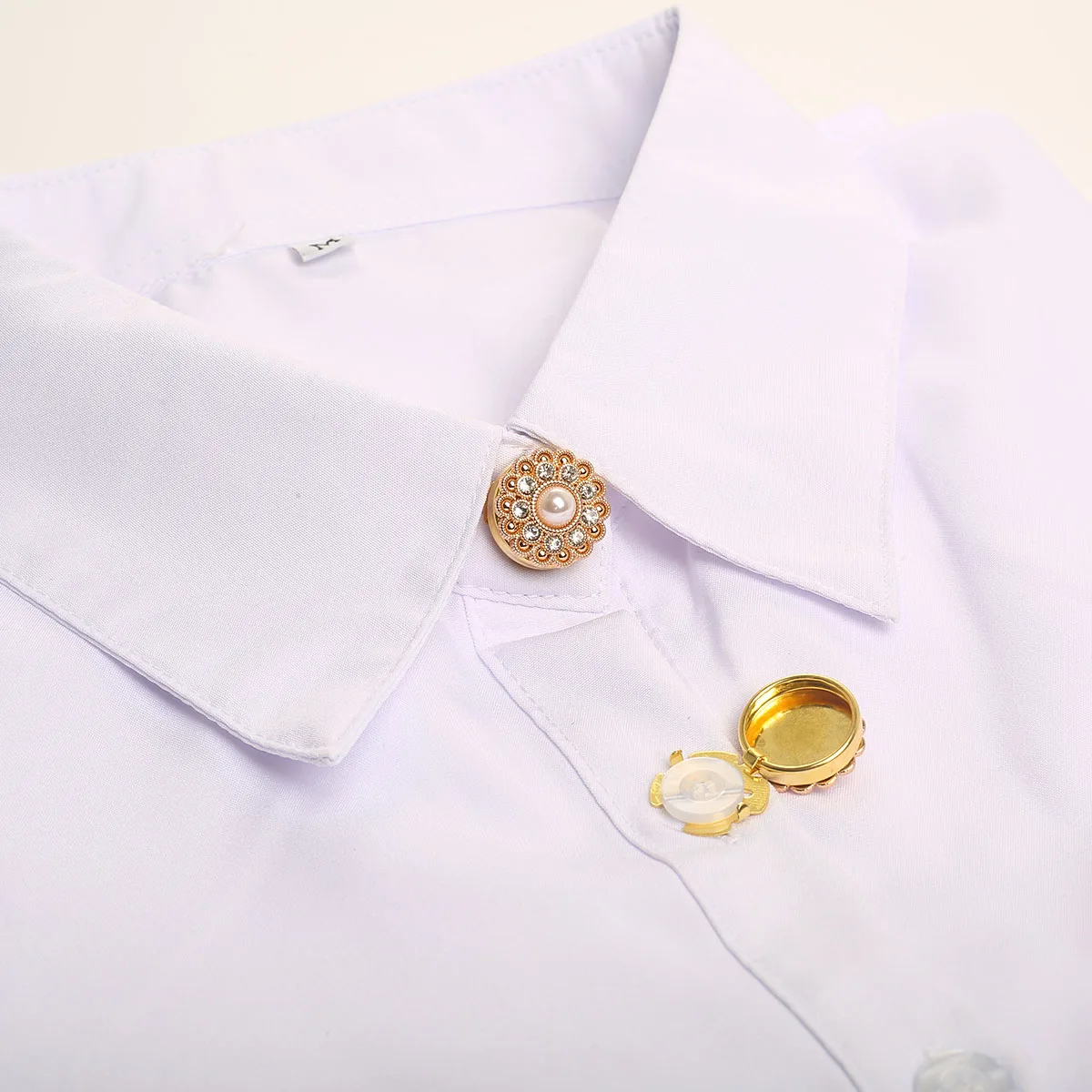 2PCS Women Shirt Cufflinks Clip on Button Covers Metal Rhinestone Button Decoration Sleeve Button Dresses Buttons Clip Set Gift