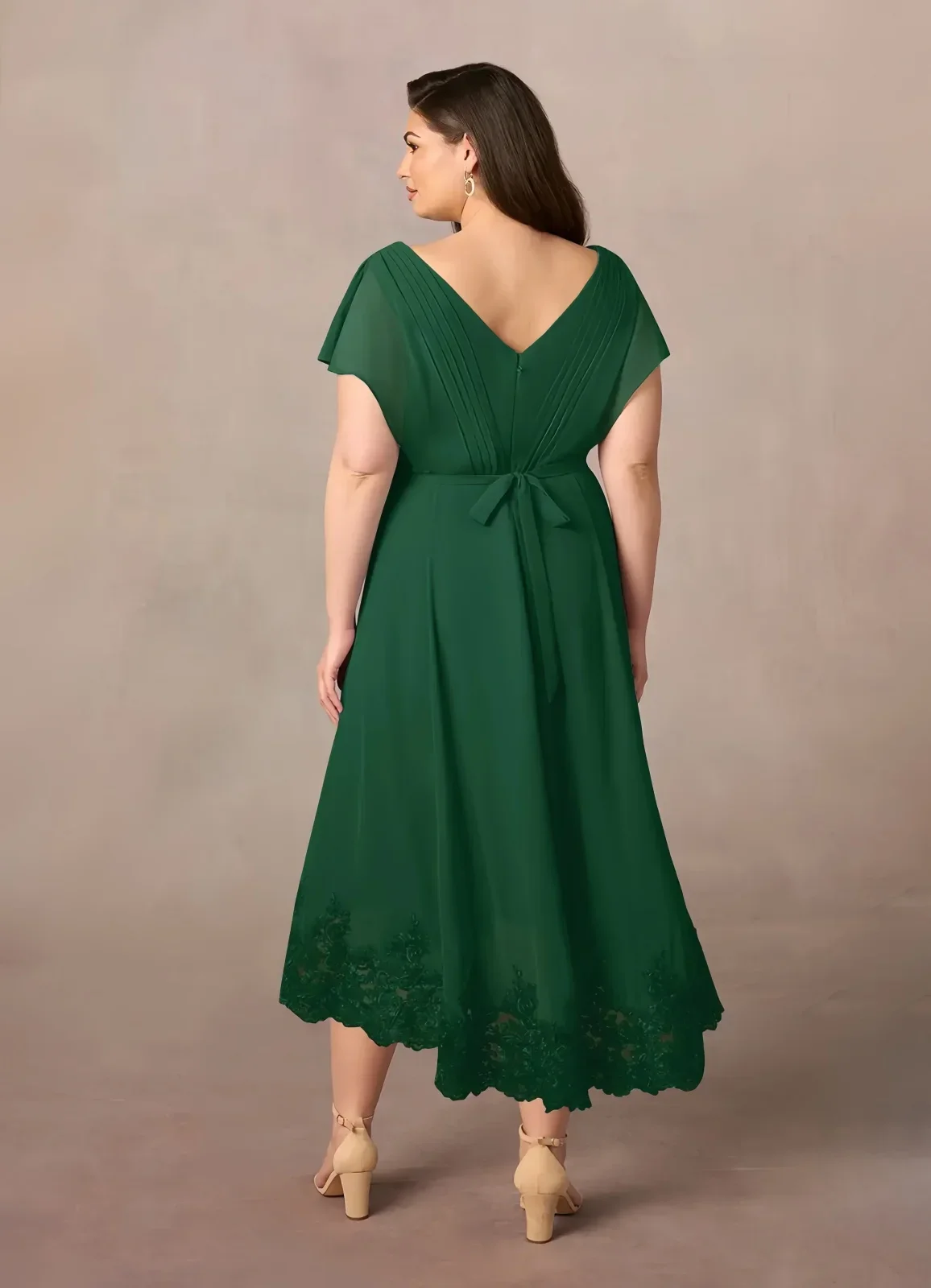 Plus Size Green Mother of the Bride Dress V-neck Tea-Length Chiffon Lace Applique Women Party Banquet Guest Gown