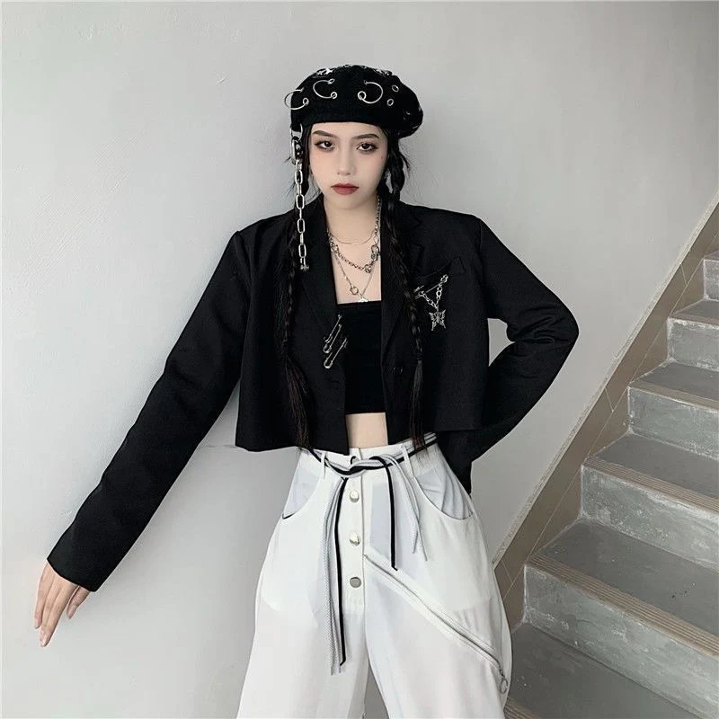 เสื้อเบลเซอร์ครอปสีดำสำหรับผู้หญิงสไตล์ฤดูใบไม้ร่วง Y2K ดีไซน์โซ่โลหะเก๋ไก๋ สไตล์เกาหลี ฮิปสเตอร์ สตรีทแวร์ เสื้อคลุมสั้นหลวมๆ