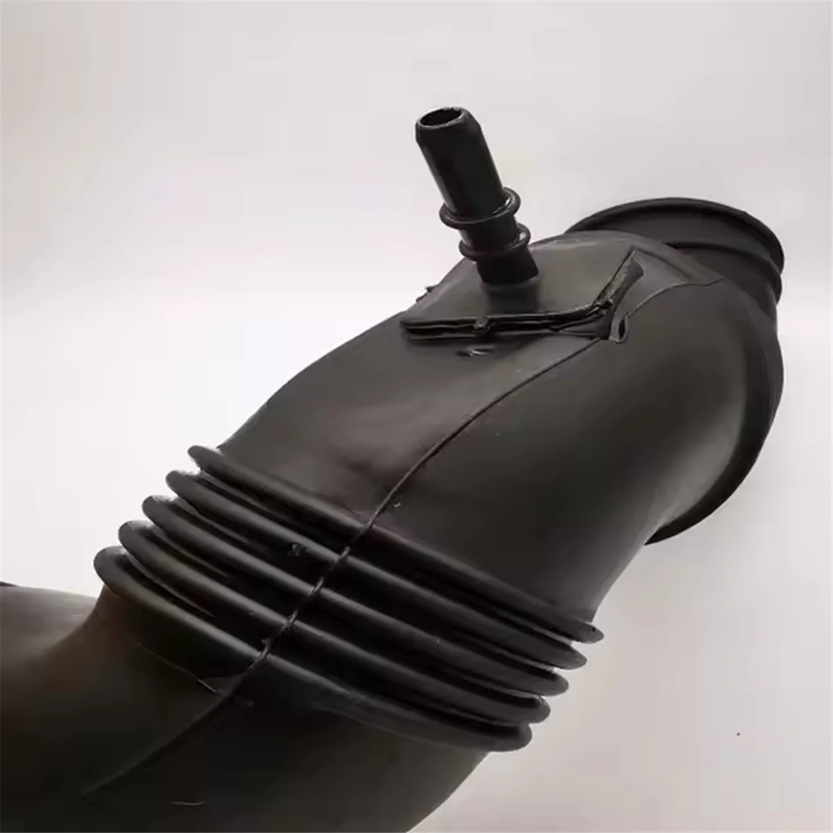 

55560898 Car Air Filter Housing Outlet Pipe Hose for Buick Regal Lacrosse 2.0T 2009-2015JADD
