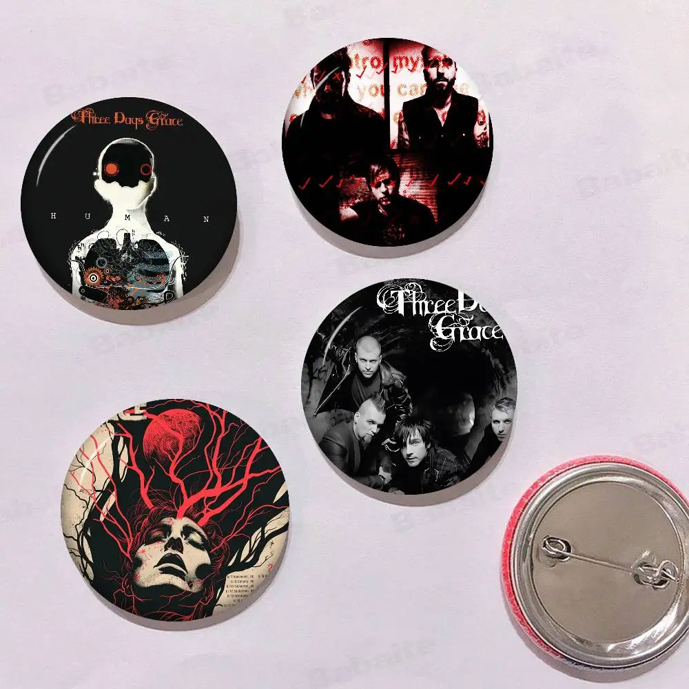 T-Three Days Grace Band صفيح دبوس زر مخصص أنيمي دور المدرسة القديمة بروش الكرتون طوق شارة مجوهرات هدية المشجعين