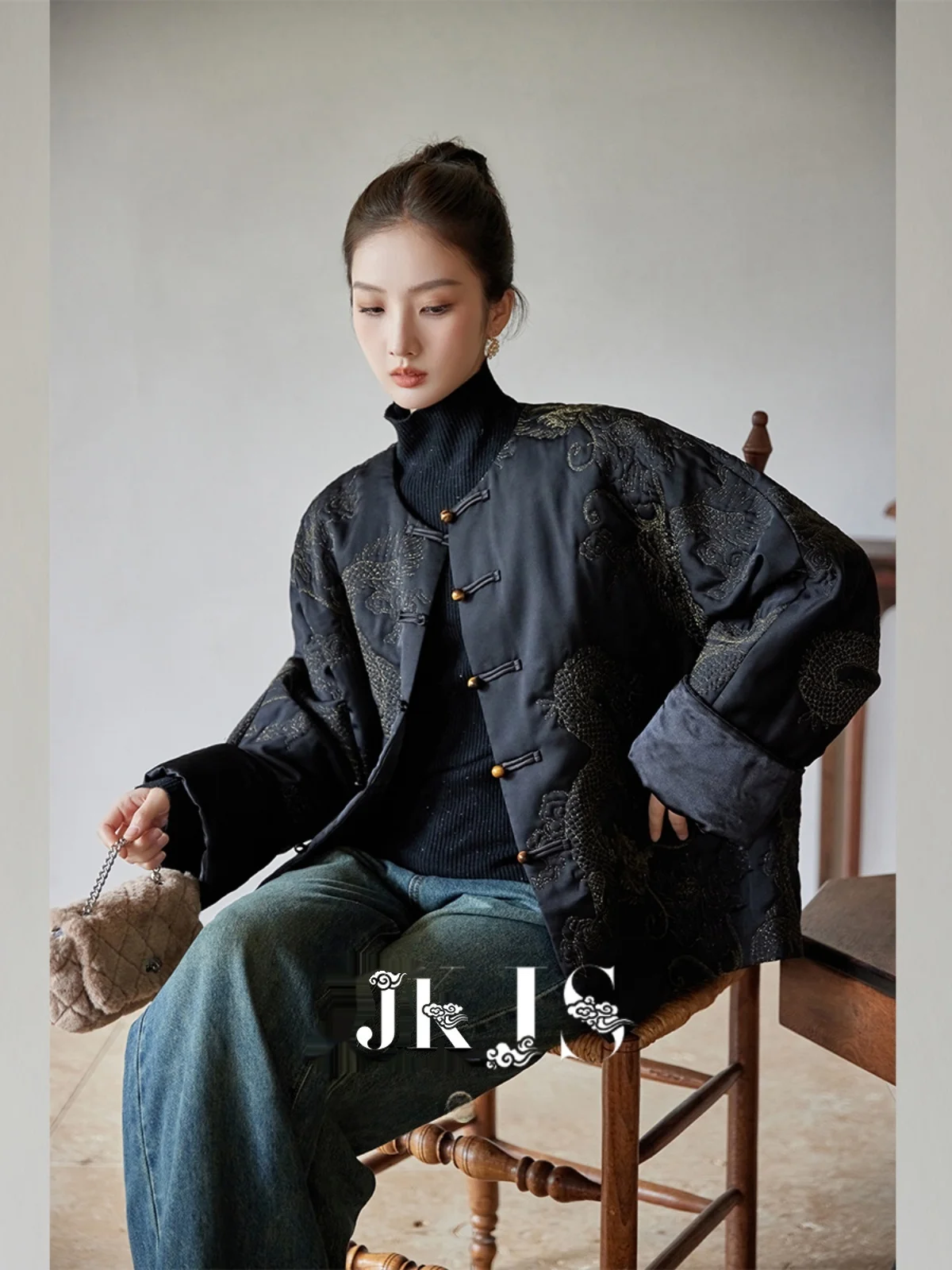 

New Chinese Sle Cotton Jaet JKJS Morden "Dragon Robe" National Trend Winter Clothes Long Sve Polyester Fabric Coat