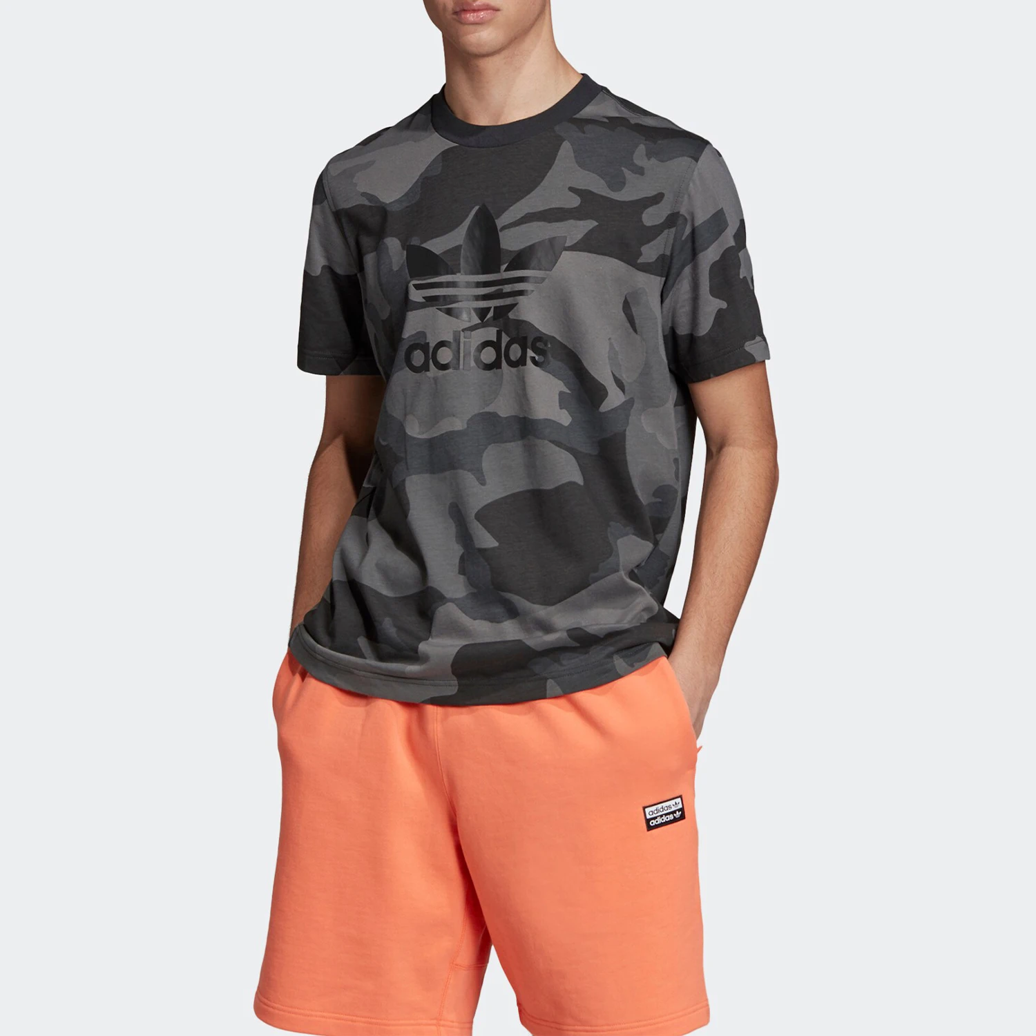 adidas-originals-authentic-trefoil-camo-tee-t-shirt-de-sport-decontracte-a-manches-courtes-pour-hommes-ed6954