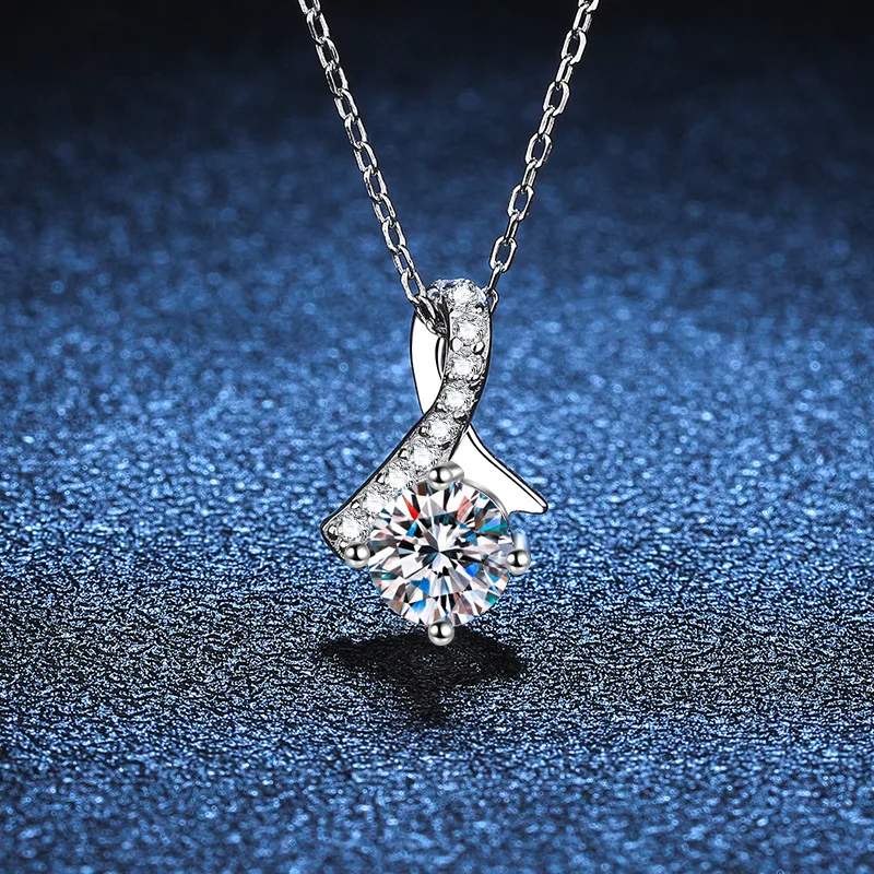 Platinum PT950 18K Gold 1 Carat D-color Moissanite Pendant Korean Version Simple Bow Necklace Moissanite Diamond Necklace