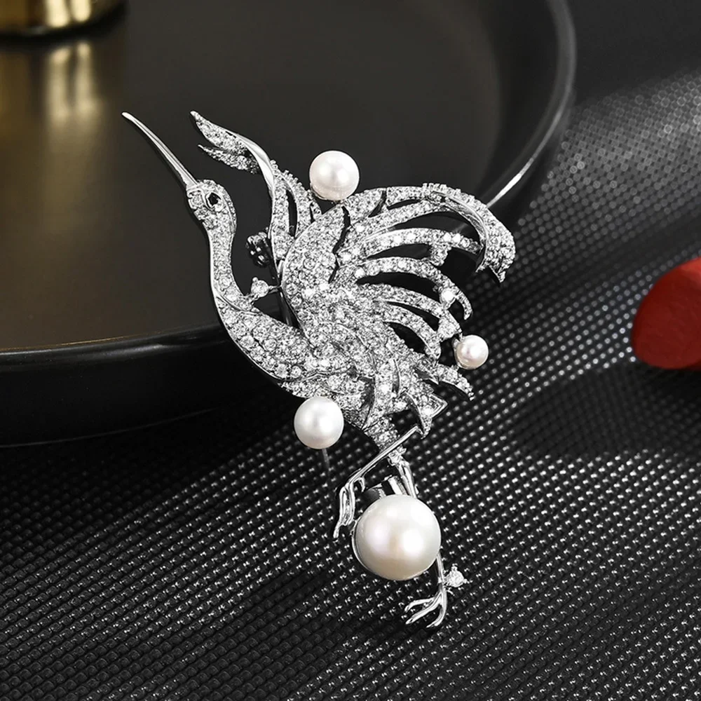 Luxury Cloud Crane Brooch for Men Women Elegant Full Rhinestone Freshwater Pearls Inlaid Jewelry Wedding Banquet Accessories Pin
