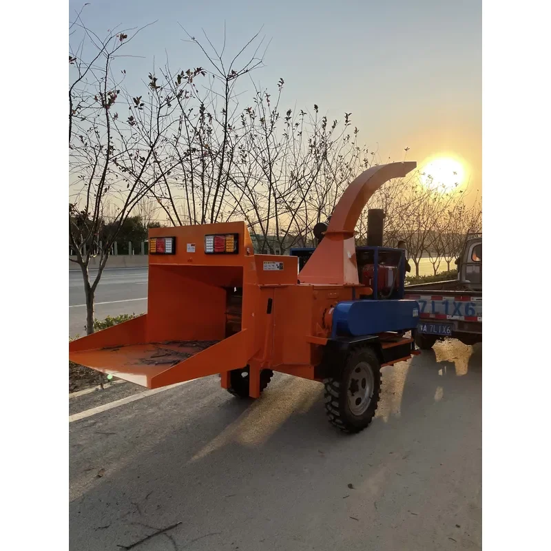 Branch Cutting Machine Wood Crusher Pine Branch Shredder Garden Tool for Tree Limb Processing and Recycling Efficient Chipper