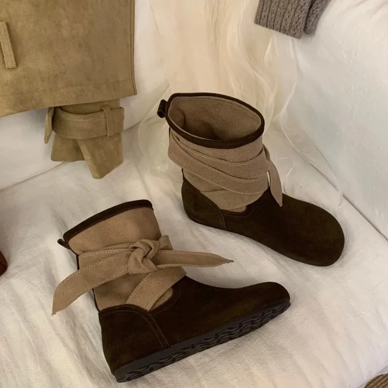 Short Boots with Retro Bowknot Design, Suitable for Taller Individuals, Available in Autumn 2026 Collection. Slim Style.