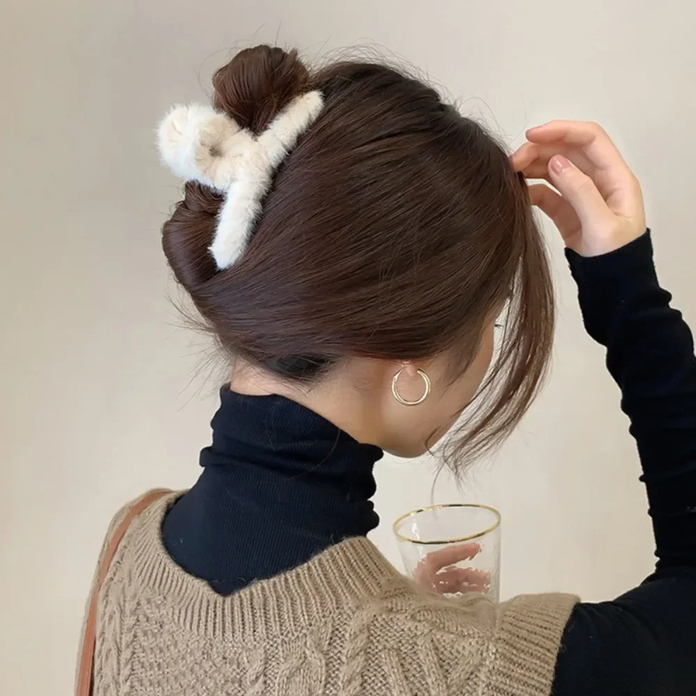 New 12cm Elegant Plush Hair Clip Claw Korean Fashion Extra Large Imitation Rabbit Plush Grab Cawl Clips Girl Hair Accessories