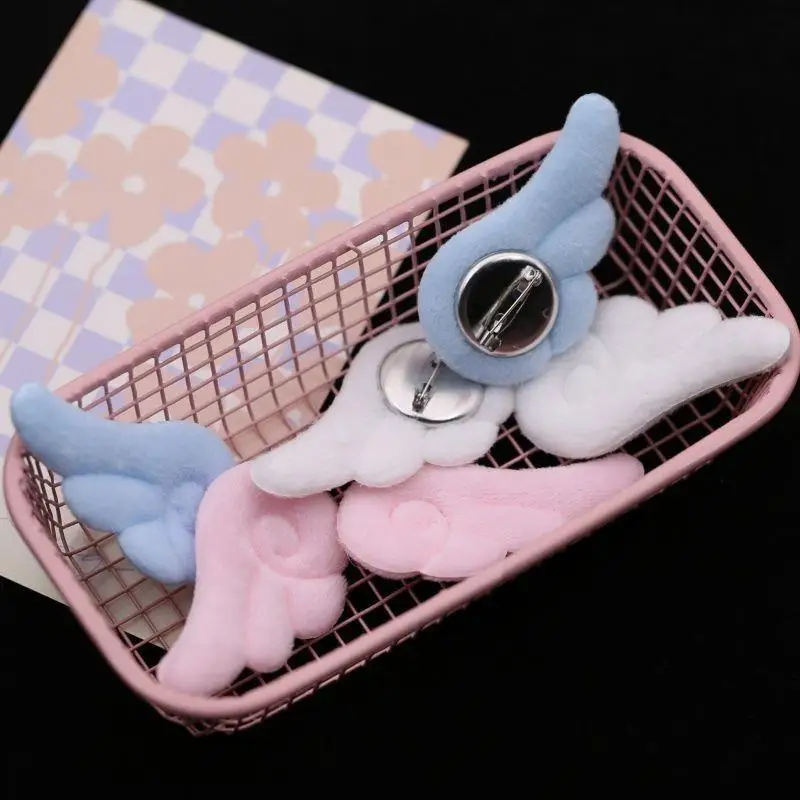 

1 пара маленьких броши с крыльями ангела в японском стиле, милый декор для одежды Y2K, плюшевая пушистая брошь с крыльями ангела, украшение для сумки