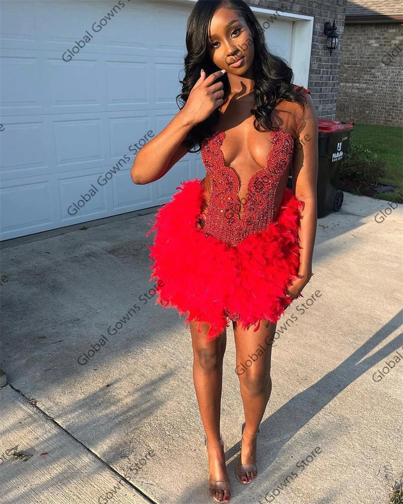 Red O Neck Short Prom Dress Black Girls For 2024 Crystal Beaded Birthday Party Gown Rhinestone Feathers Mini Cocktail Customized