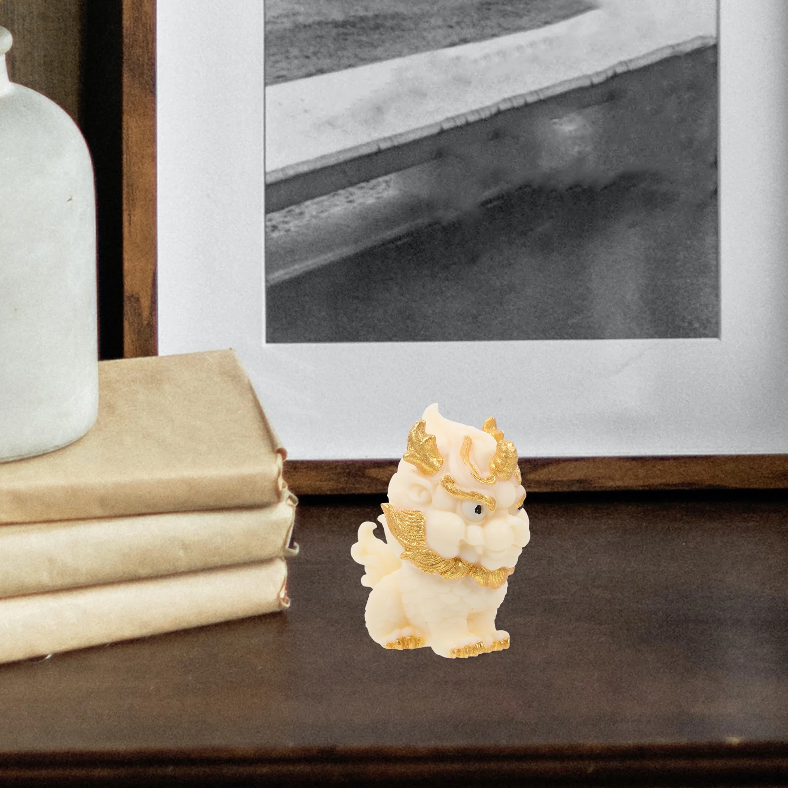 

Retro Craft Kylin Statue Small Auspicious Animal Sculpture Vintage Lion Desktop Ornament Cabinet Topping Fu Lion Statue Animal