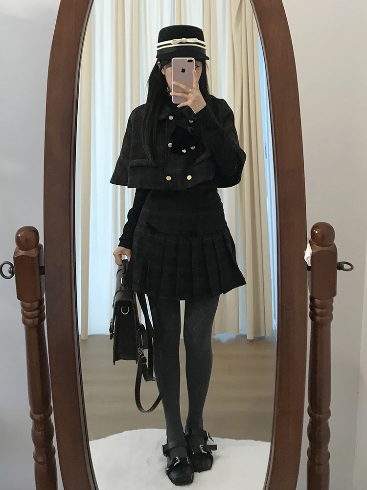 

British College Style Korean Woolen Cloak Shoulder for Women Winter New Plaid Half Skirt Set Fashionable Three-Piece Suit